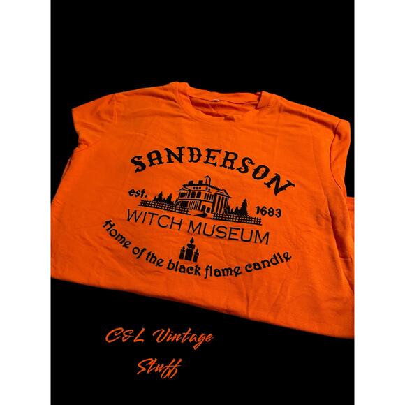 Halloween Graphic T-shirt - Picture 1 of 1